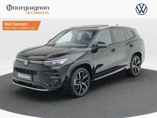Volkswagen Tayron 1.5 eHybrid 272 Pk Automaat R-Line Edition | Panoramadak | Trekhaak | 20 Inch | Camera | Stuur- en Stoelverwarming | Full LED