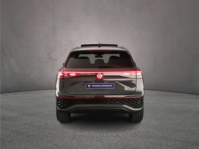 Volkswagen Tayron R-Line Edition 1.5 TSI eHybrid 272pk DSG Automaat Trekhaak, Harman Kardon audio, Panoramadak, Adaptive cruise control, Navigatie, Black style