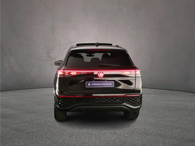 Volkswagen Tayron R-Line Edition 1.5 TSI eHybrid 272pk DSG Automaat Trekhaak, Harman Kardon audio, Panoramadak, Black style, Adaptive cruise control, 360 camera