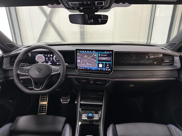 Volkswagen Tayron 1.5 eHybrid R-Line Edition | Pano | Black pack | Leder | IQ | Trekhaak |