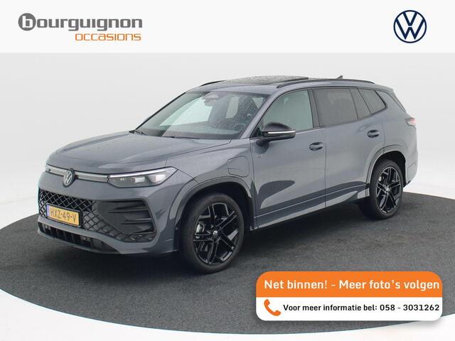 Volkswagen Tayron 1.5 eHybrid 204 Pk Automaat R-Line | Black Style | Trekhaak | Panorama dak | Stoel/Stuur Verwarming | Adaptive Cruise | Camera | 20 Inch | 27.176 Km !!