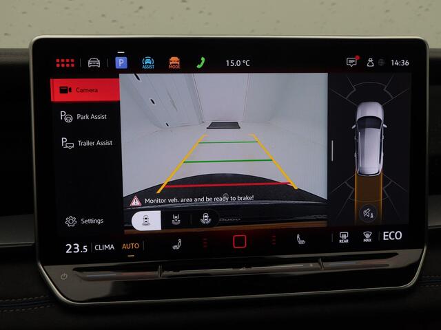 Volkswagen Tayron 1.5 eHybrid 204 Pk Automaat R-Line | Black Style | Trekhaak | Panorama dak | Stoel/Stuur Verwarming | Adaptive Cruise | Camera | 20 Inch | 27.176 Km !!