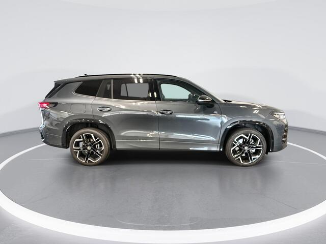 Volkswagen Tayron 1.5 eHybrid 272pk DSG R-Line Edition · Trekhaak · Panoramadak · Leder · Harman Kardon sound · Elektrische stoelen · 360 gr. Camera · Apple/Android Car Play · Head-Up Display · Garantie t/m 23-11-2029 of 100.000km