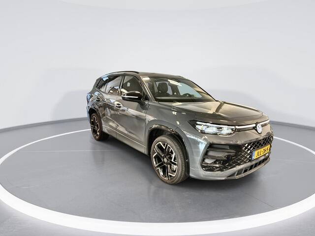 Volkswagen Tayron 1.5 eHybrid 272pk DSG R-Line Edition · Trekhaak · Panoramadak · Leder · Harman Kardon sound · Elektrische stoelen · 360 gr. Camera · Apple/Android Car Play · Head-Up Display · Garantie t/m 23-11-2029 of 100.000km