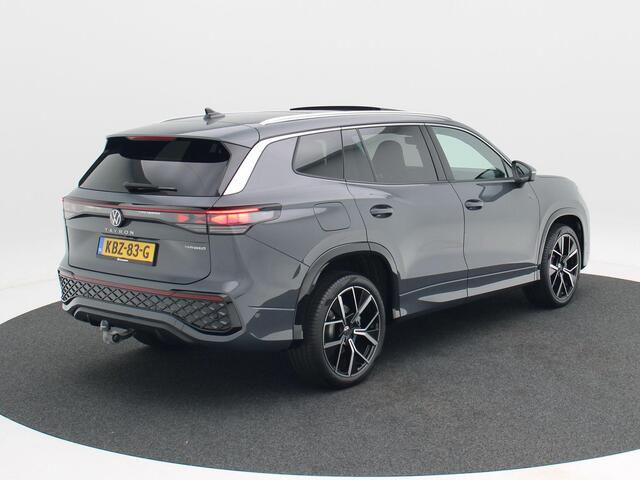 Volkswagen Tayron 1.5 eHybrid 272 Pk Automaat R-Line Edition | Panoramadak | Trekhaak | 20 Inch | Camera | Stuur- en Stoelverwarming | Full LED
