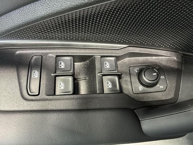 Volkswagen Tayron 1.5 204pk DSG eHybrid Life Edition · Camera · Wegklapbare Trekhaak · Stoel-& Stuurverwarming · Sfeerverlichting · 18'' Inch · Garantie t/m 26-08-2027