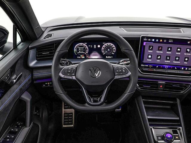 Volkswagen Tayron R-Line Edition 1.5 eHybrid 272 PK 6 versn. DSG · Black Style Pakket · Panoramaschuif-kanteldak · Trekhaak inklapbaar, met elektrische ontgrendeling, incl. aanhangermanoeuvreerhulp trailer Assist · Voorraad OUTLET · Prijs is inclusief inruilpremie ·