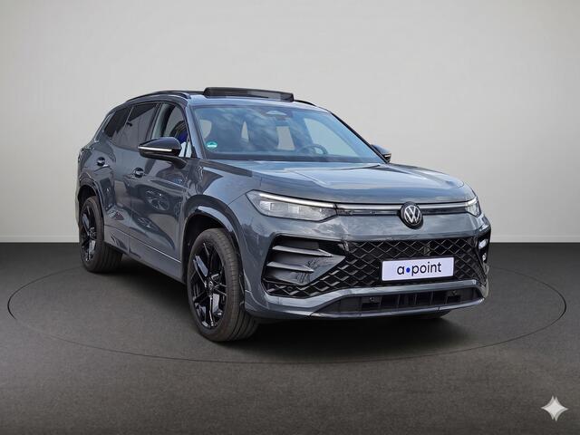 Volkswagen Tayron 1.5 eHybrid R-Line Edition Automaat | 272PK | Leder interieur | Zwart optic | Stoelverwarming & koeling | Stuurwielverw. | Panoramadak | Camera | Parkeersensoren | Side Assist | Navigatie | Apple Carplay of Android Auto