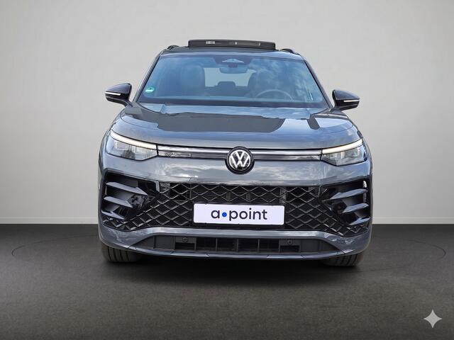 Volkswagen Tayron 1.5 eHybrid R-Line Edition Automaat | 272PK | Leder interieur | Zwart optic | Stoelverwarming & koeling | Stuurwielverw. | Panoramadak | Camera | Parkeersensoren | Side Assist | Navigatie | Apple Carplay of Android Auto