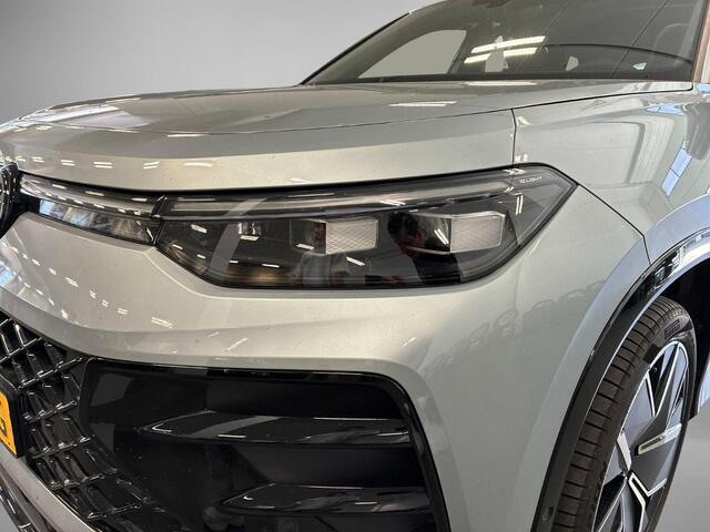 Volkswagen Tayron 1.5 eHybrid 272pk DSG R-Line Edition · Panoramadak · Inklap. Trekhaak · 360 Camera · Matrix LED · Stuur- & Stoelverwarming · Keyless · Garantie t/m 03-11-2029 of 100.000km