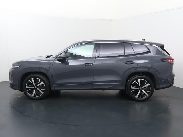 Volkswagen Tayron Life Edition 1.5 eHybrid 150 kW / 204 PK SUV 6-DSG | Trekhaak wegklapbare kogel | Stoel- & stuurwielverwarming |