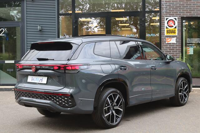 Volkswagen Tayron 1.5 eHybrid 272PK R-Line Black Style IQ.Light HD/Pano/Keyless/360/DCC/ACC/Dodehoek/20"/ Trekhaak wegkl.