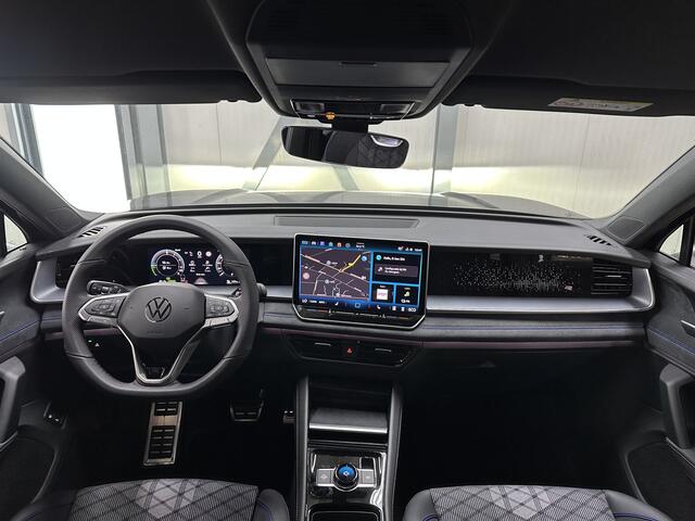 Volkswagen Tayron 1.5 eHybrid R-Line | Trekhaak-pakket | Navigatie-pakket | Stoel- & stuurverwarming