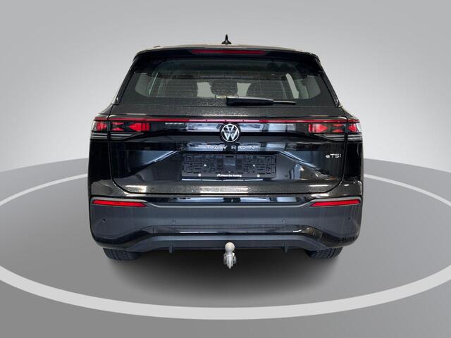 Volkswagen Tayron 1.5 eTSI 150pk DSG Life Edition · 7-persoons · 360 Camera · Inklap. Trekhaak · Matrix LED · Stuur- & Stoelverwarming · ACC · Apple/Android Car Play · Garantie t/m 20-08-2027