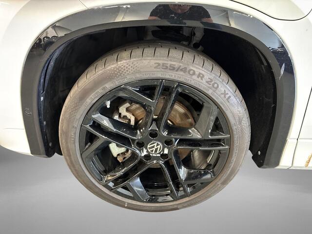 Volkswagen Tayron 1.5 eHybrid 272pk DSG R-Line Edition · Panoramadak · Inklap. Trekhaak · Harman Kardon · 360 Camera · Leder Varenna · Elek. Stoelen + Geheugen & Massage · Achterbank verwarmd · Garantie t/m 02-06-2030 of 100.000km