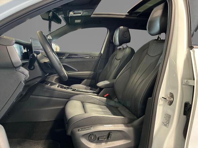 Volkswagen Tayron 1.5 eHybrid 272pk DSG R-Line Edition · Panoramadak · Inklap. Trekhaak · Harman Kardon · 360 Camera · Leder Varenna · Elek. Stoelen + Geheugen & Massage · Achterbank verwarmd · Garantie t/m 02-06-2030 of 100.000km