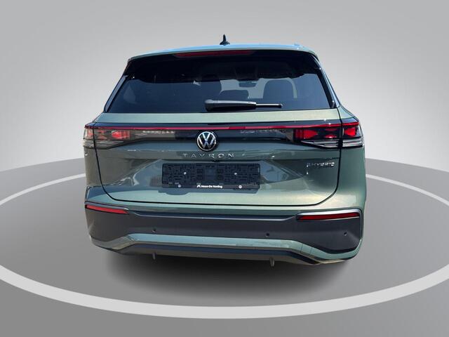 Volkswagen Tayron 1.5 eTSI 204pk DSG Life Edition · Camera · Inklap. Trekhaak · Dodehoeksensor · Apple/Android Car Play · Stuur- & Stoelverwarming · Garantie t/m 01-09-2030 of 100.000km