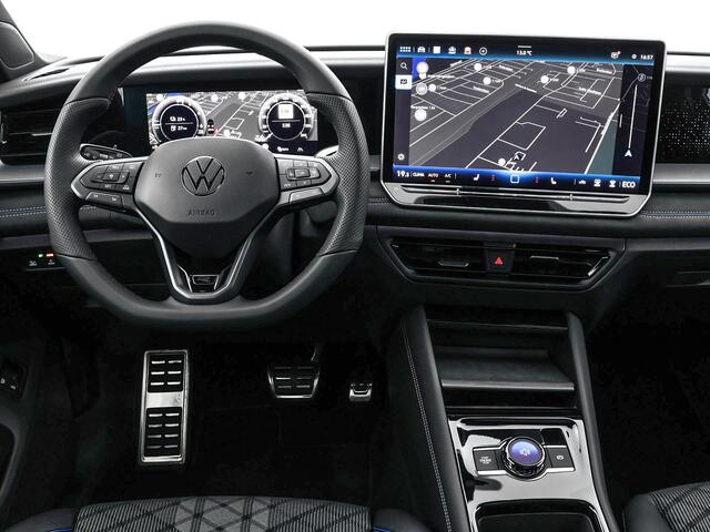 Volkswagen Tayron R-Line Edition 1.5 eHybrid 204 PK 6 versn. DSG · Rondomzichtcamera · Panoramaschuif-kanteldak · Trekhaak inklapbaar, met elektrische ontgrendeling, incl. aanhangermanoeuvreerhulp Trailer Assist · Voorraad OUTLET · Prijs is inclusief inruilpremie ·
