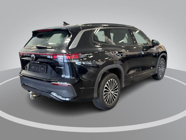 Volkswagen Tayron 1.5 eHybrid 204pk DSG Life Edition · Camera · Inklap. Trekhaak · Apple/Android Car Play · Stuur- & Stoelverwarming · Dodehoeksensor · Garantie t/m 10-07-2027
