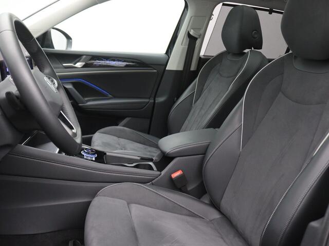 Volkswagen Tayron 1.5 eHybrid Elegance 204PK DSG Panoramadak, Trekhaak, 18" LM Velgen, Head-Up Display, 360gr. Camera, Keyless, Side Assist, Voorruitverwarming, Matrix LED-verlichting