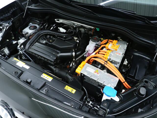 Volkswagen Tayron 1.5 eHybrid Elegance | Leder/Alcantara | Massage | 360 | Keyless | Adaptive Cruise | Sfeerlicht | Matrix