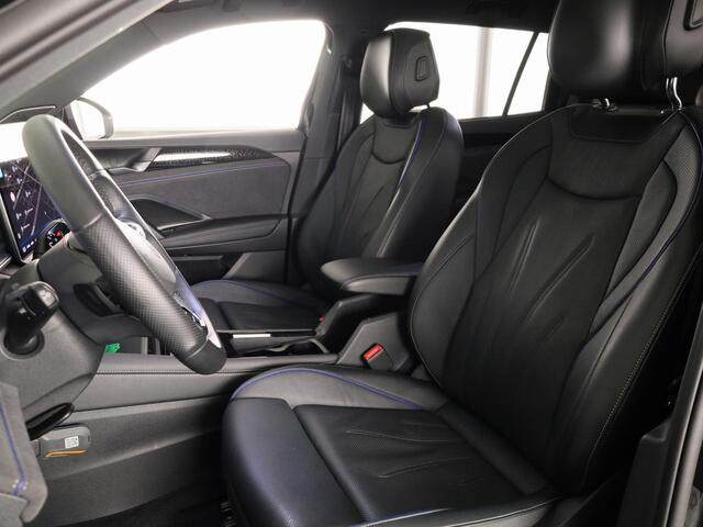 Volkswagen Tayron 1.5 eHybrid R-Line Edition 272 pk Automaat (DSG) | Verlengde garantie | Navigatie | Panoramadak | Trekhaak (wegklapbaar) | Parkeersensoren (Park assist) | Rondomzicht camera | Lederen bekleding | Stoelverwarming/ventilatie | R-Line |