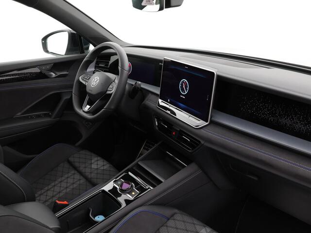 Volkswagen Tayron 1.5 eHybrid 272pk DSG R-Line Edition · Panoramadak · Inklap. Trekhaak · 360 Camera · Matrix LED · Stuur- & Stoelverwarming · Keyless · Garantie t/m 03-11-2029 of 100.000km