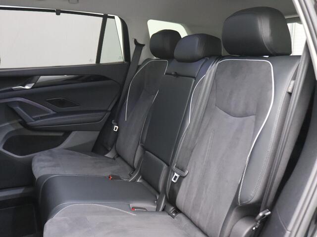 Volkswagen Tayron 1.5 eHybrid Elegance 204PK DSG 204PK DSG Stoel-stuurverwarming, Trekhaak, 360gr. Camera, Navi, 18" LM Velgen, Side Assist, Elektr. Achterklep