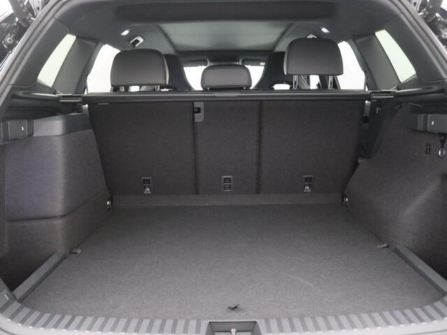 Volkswagen Tayron 1.5 eHybrid R-Line Edition 272PK DSG Panoramadak, Trekhaak, Head-Up Display, Black Style, 20" LM Velgen, 360gr. Camera, Harman Kardon Audio, Side Assist