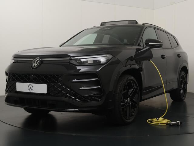 Volkswagen Tayron 1.5 eHybrid R-Line Edition | 204 PK | SoH 100% | Trekhaak wegklapbaar | Adaptive Cruise Control | Panoramadak | Harman Kardon Audio | 360 graden camera | Head-up Display |