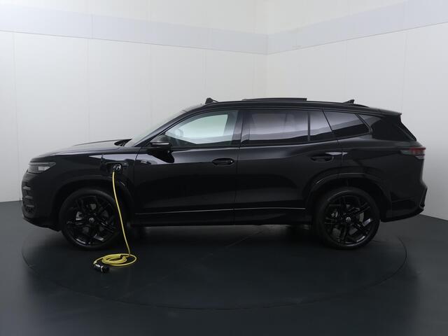 Volkswagen Tayron 1.5 eHybrid R-Line Edition | 204 PK | SoH 100% | Trekhaak wegklapbaar | Adaptive Cruise Control | Panoramadak | Harman Kardon Audio | 360 graden camera | Head-up Display |