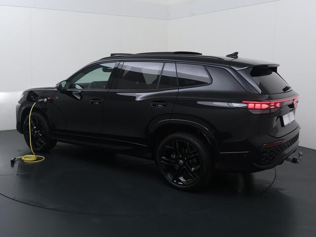 Volkswagen Tayron 1.5 eHybrid R-Line Edition | 204 PK | SoH 100% | Trekhaak wegklapbaar | Adaptive Cruise Control | Panoramadak | Harman Kardon Audio | 360 graden camera | Head-up Display |