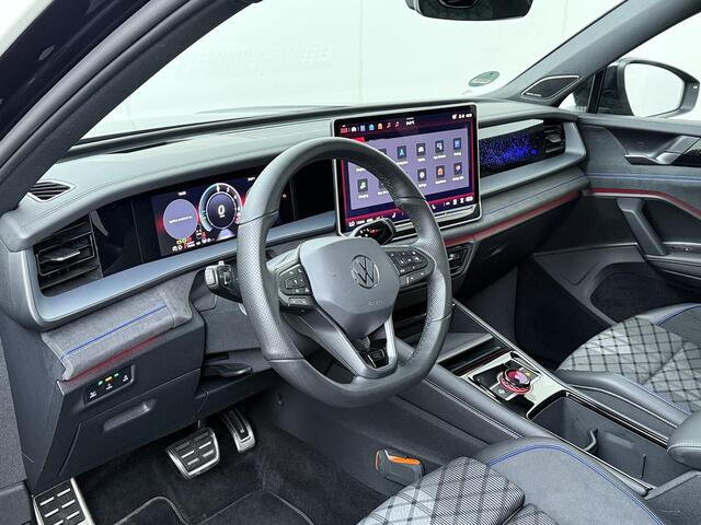 Volkswagen Tayron 1.5 eHybrid R-Line Edition | 204 PK | SoH 100% | Trekhaak wegklapbaar | Adaptive Cruise Control | Panoramadak | Harman Kardon Audio | 360 graden camera | Head-up Display |