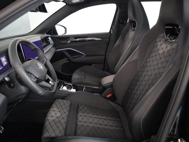 Volkswagen Tayron 1.5 eHybrid R-Line Edition 204 pk Automaat (DSG) | Verlengde garantie | Navigatie | Panoramadak | Trekhaak (wegklapbaar) | Parkeersensoren (Park assist) | Rondomzicht camera | Black Style pakket | R-Line |