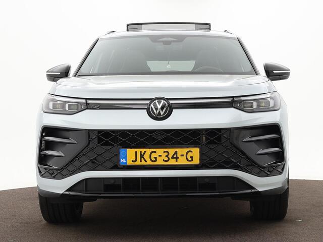 Volkswagen Tayron 1.5 272pk DSG eHybrid R-Line Edition · Panoramadak · 360 Camera · Wegklapbare Trekhaak · Stoelverwarming · Apple/Android Car Play · 20'' Inch · Garantie t/m 03-11-2029 of 100.000km