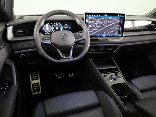 Volkswagen Tayron R-Line Edition 1.5 eHybrid 200 kW / 272 PK SUV 6 v 360 Camera | Panoramadak | Stoelverwarming