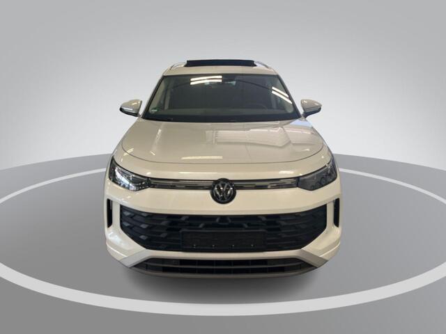 Volkswagen Tayron 1.5 eTSI 204pk DSG Life · Camera · Panoramadak · Apple/Android Car Play · Wegklapbare Trekhaak · 18'' Inch · Garantie t/m 16-11-2030 of 100.000km