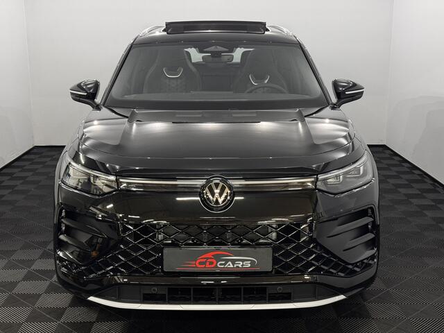 Volkswagen Tayron 1.5 eHybrid R-Line Edition PHEV 272pk Pano, Half leder, Camera, Navi, Elektrische achterklep, Sfeerverlichting, Cruise control adaptief, 2 jaar garantie
