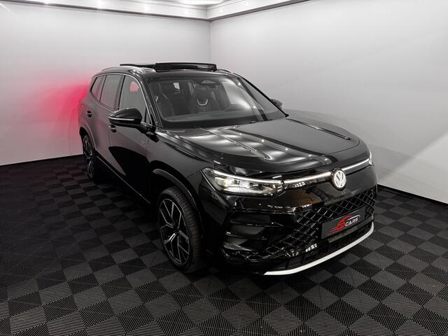 Volkswagen Tayron 1.5 eHybrid R-Line Edition PHEV 272pk Pano, Half leder, Camera, Navi, Elektrische achterklep, Sfeerverlichting, Cruise control adaptief, 2 jaar garantie