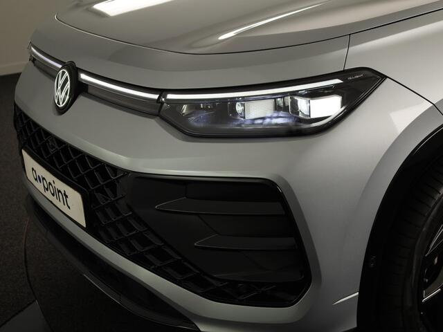 Volkswagen Tayron R-Line Edition 1.5 eHybrid 150 kW / 204 PK SUV 6 v Panoramadak | 360 camera | Head Up Display