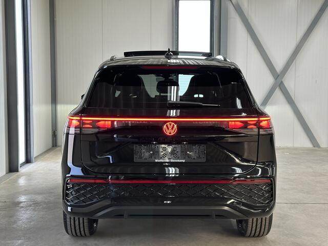 Volkswagen Tayron 1.5 eHybrid R-Line Edition 272pk | Groot scherm | Trekhaak | Pano | 360 camera | Black-style | Head-up | IQ-Light | Massage