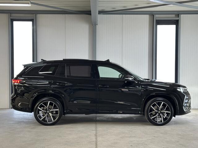 Volkswagen Tayron 1.5 eHybrid R-Line Edition 272pk | Groot scherm | Trekhaak | Pano | 360 camera | Black-style | Head-up | IQ-Light | Massage