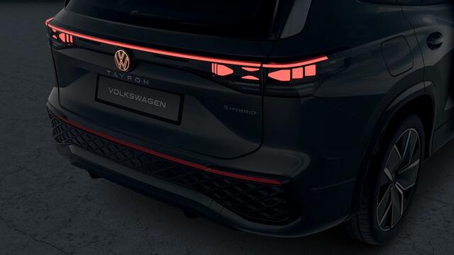 Volkswagen Tayron 1.5 eHybrid 204 6DSG R-Line Edition | 'App-Connect' draadloze smartphone integratie | Automatische afstandsregeling (Adaptive Cruise Control) | Black Style Pakket