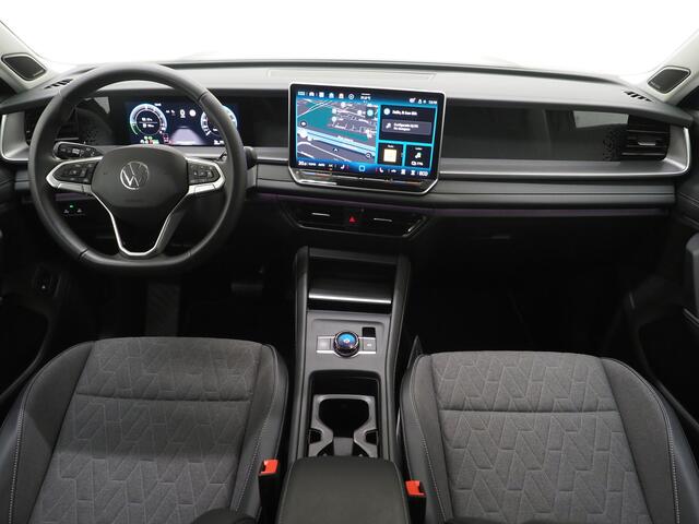 Volkswagen Tayron 1.5 eHybrid | 5 Jaar Garantie | Trekhaak | Harman/Kardon | Camera | Sfeerlicht | Dodehoek | Adaptive Cruise