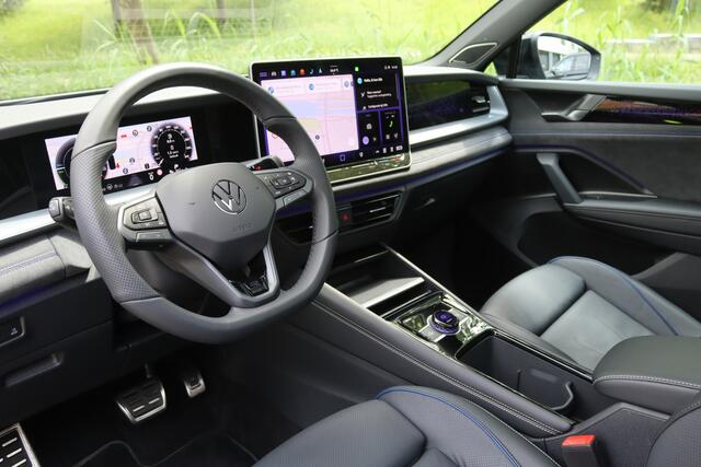 Volkswagen Tayron 1.5 eHybrid 272PK R-Line Black Style Leder/IQ.Light HD/Pano/HK/Keyless/360/Head up/DCC/ACC/Dodehoek/Trekhaak wegkl.