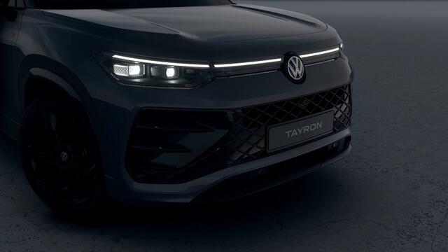 Volkswagen Tayron R-Line Edition | 'App-Connect' draadloze smartphone integratie | Automatische afstandsregeling (Adaptive Cruise Control) | Black Style Pakket