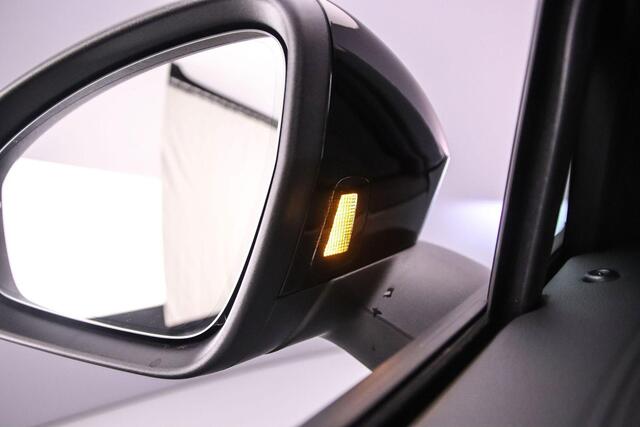 Volkswagen Tayron 1.5 eHybrid R-Line Edition 272pk DSG Automaat, Trekhaak, Lederen bekleding, Panoramadak, Harman Kardon, Adaptive cruise control, 360 camera, Matrix LED koplampen, Parkeersensoren, Navigatie, App-connect