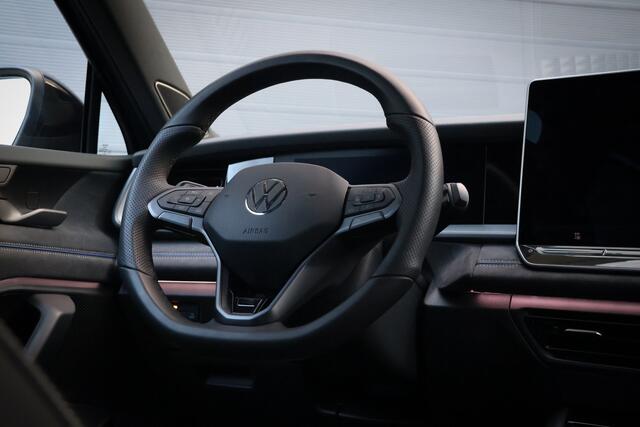Volkswagen Tayron 1.5 eHybrid 272PK R-Line Black Style IQ.Light/Pano/Keyless/360/DCC/ACC/Dodehoek/19"/Trekhaak wegkl.
