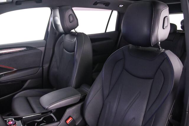 Volkswagen Tayron 1.5 eHybrid R-Line Edition 272pk DSG Automaat, Trekhaak, Panoramadak, Lederen bekleding, Stoelverwarming, Stuurverwarming, 360 camera, Harman-Kardon geluidsysteem, Parkeersensoren, Navigatie, App-connect