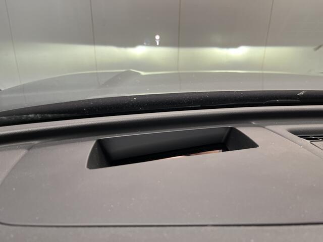 Volkswagen Tayron 1.5 eHybrid R-Line / GARANTIE TM 12-2030/ AUTOMAAT/ PANO/ TREKHAAK/ ACC/ APP-CONNECT/ PARK.SENSOR. + 360 CAMERA/ STUUR+STOELVERWARM./ MASSAGE/ HEAD-UP/ DODEHOEK/ KEYLESS/ NAVI/ CLIMA/ DAB/ LED